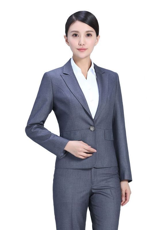 高檔商務(wù)職業(yè)裝如何搭配更雅致